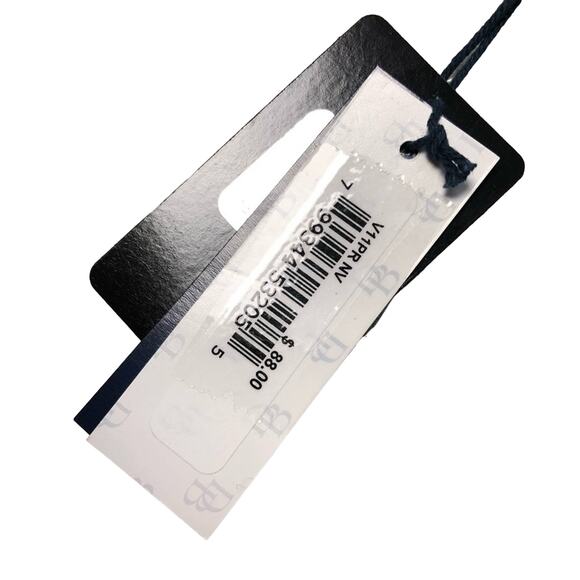 Dooney & Bourke Patriots Leather Wristlet - New with tags - Picture 3 of 10